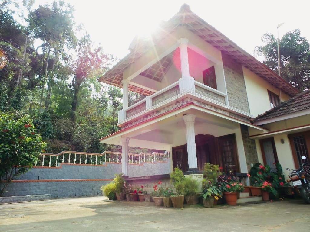 Coorg Divine Spark Home Stay Suntikoppa Exterior photo
